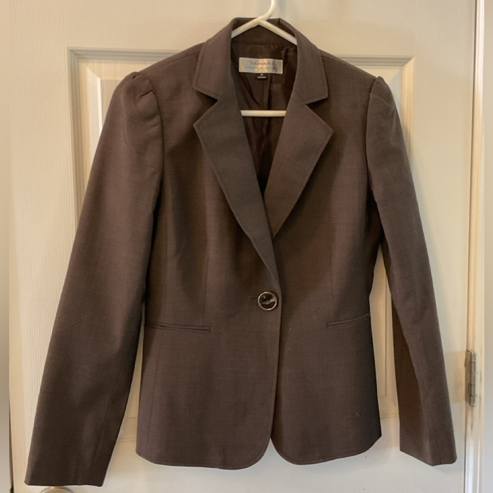 Tahari Arthur S. Levin Women’s Sz 4 Brown Long Sleeve Single Button Dress Jacket